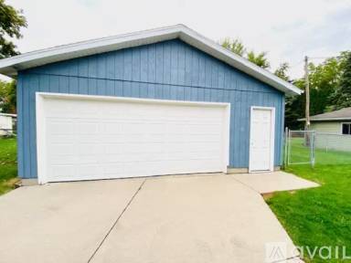 Main picture of 1513 S Walden Ave