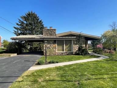 Main picture of 300 Groff Ave
