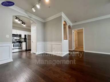 Main picture of Madison Square at Dunwoody