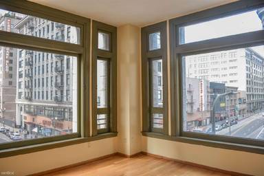 Main picture of 220 W 5th St
