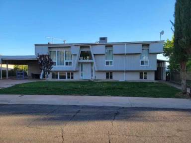 Main picture of 328 Pectol St