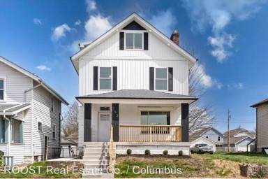 Main picture of 752 Kelton Ave