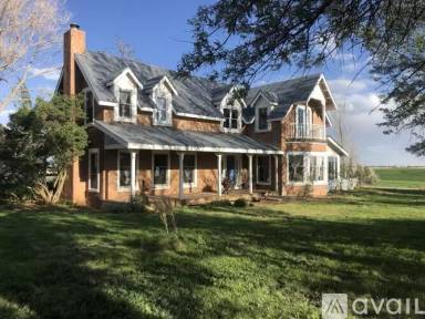 Main picture of 36 Martin Ln