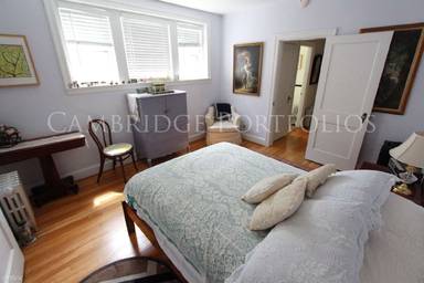 Main picture of 393 Broadway