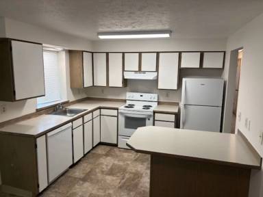 Main picture of 2215 N Houk Rd