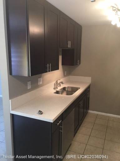 Main picture of 1457 Holly Ave