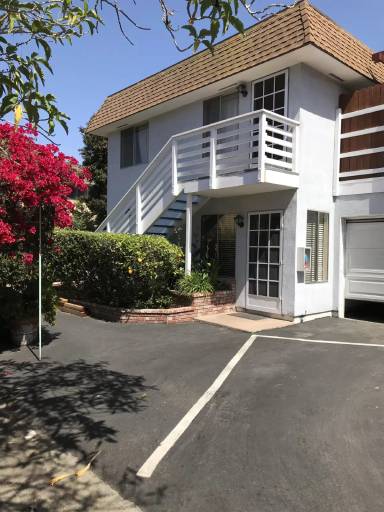 Main picture of 356 E 20th St