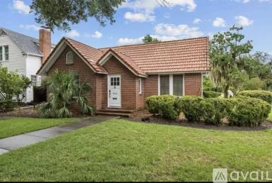 Main picture of 423 SW 10th St