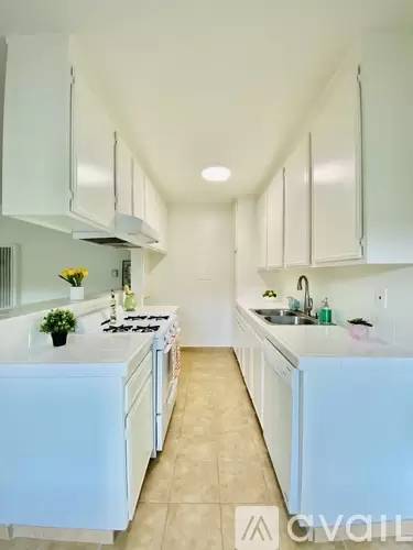 Main picture of 732 W Imperial Ave