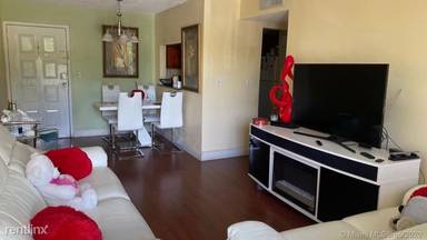 Main picture of 8075 NW 7th St