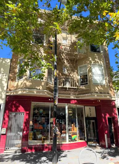 Main picture of 572 Valencia St