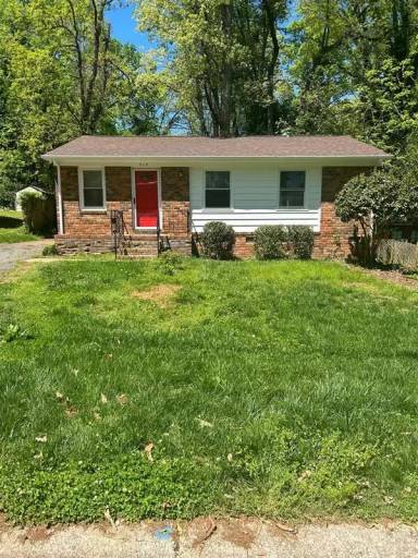 Main picture of 717 Crater St