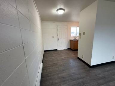 Main picture of 1006 W Pear Ave