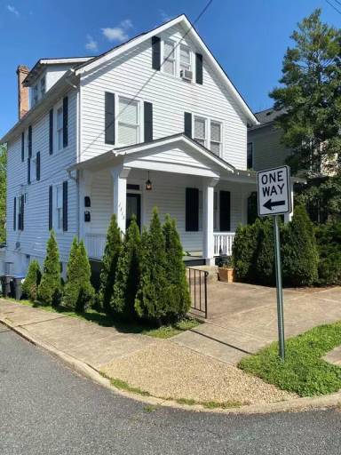 Main picture of 1313 Winchester St