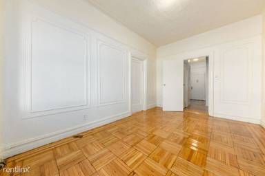 Main picture of 370 E 31st St