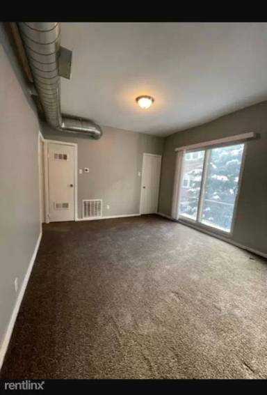 Main picture of 4220 S Michigan Ave
