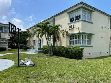 Main picture of 10270 E Bay Harbor Dr