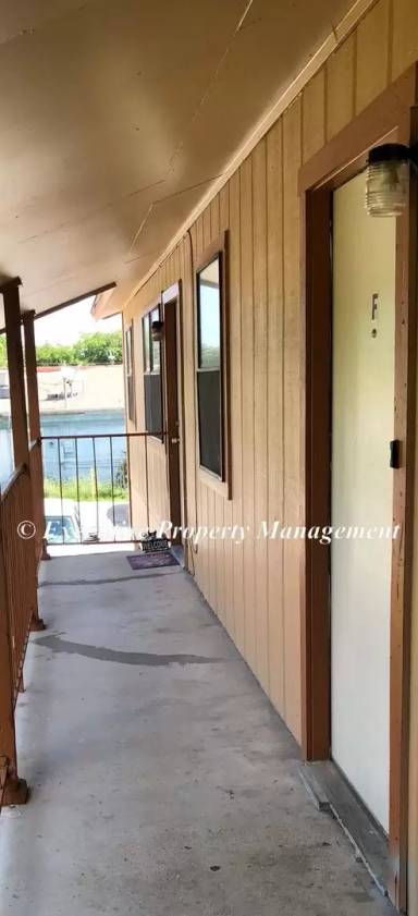 Main picture of 1201 S 23rd St
