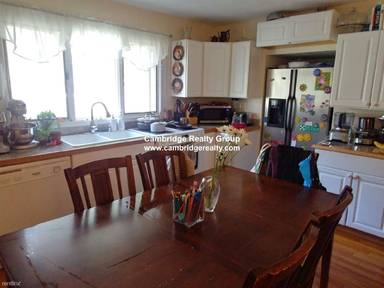 Main picture of 204 Fayerweather St