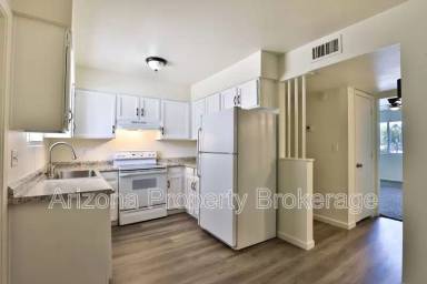 Main picture of 3934 E Piccadilly Rd
