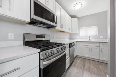 Main picture of 827 Hinnerman St