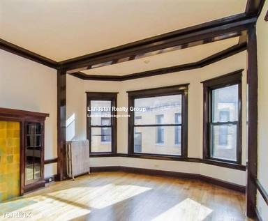 Main picture of 2418 N Sawyer Ave