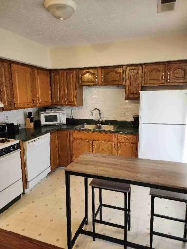 Main picture of 830 Palmetto Loop