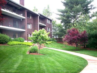 Main picture of 2300 Commonwealth Ave