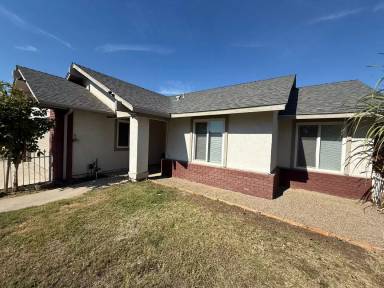 Main picture of 2025 Boulder Creek Dr