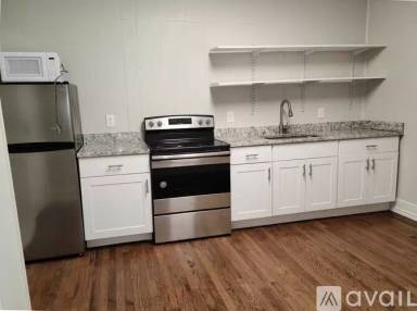 Main picture of 1405 Moore St