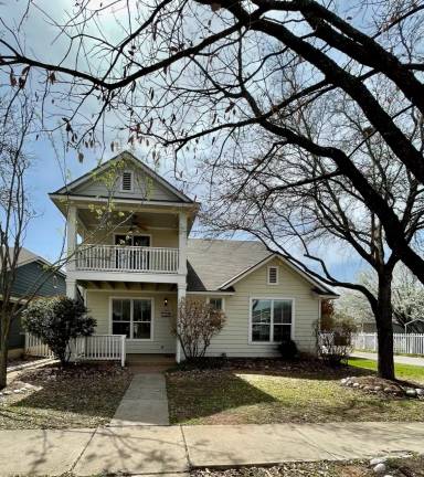 Main picture of 145 Strawn