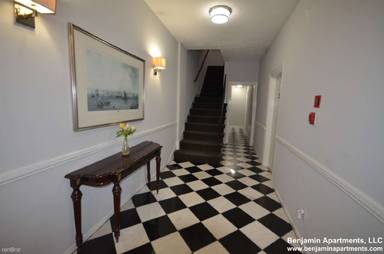 Main picture of 304 Berkeley St