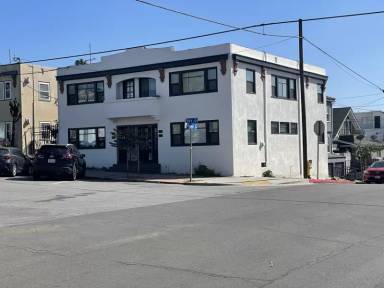 Main picture of 141 W Ivy St