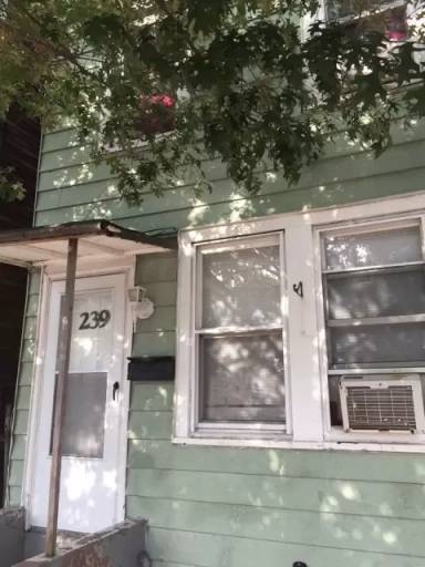 Main picture of 239 2nd St