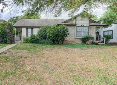 Main picture of 8116 W Gate Blvd