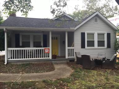 Main picture of 422 Grove Rd
