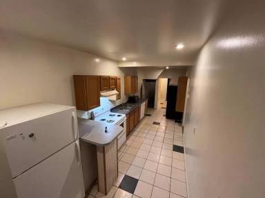 Main picture of 410 N 12th Ave E
