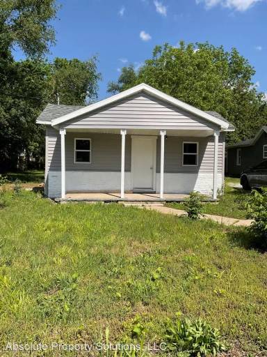 Main picture of 1536 N Golden Ave