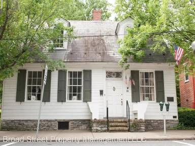 Main picture of 54 E Main St