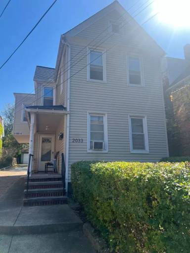 Main picture of 2033 Murray Hill Rd