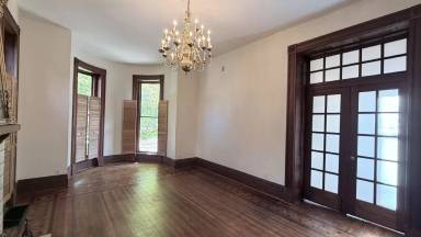 Main picture of 521 SE 1st St