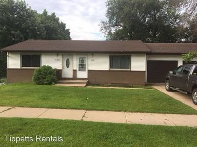 Main picture of 628 Vilas St
