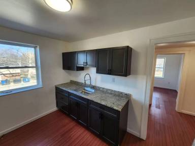 Main picture of 8935 Meridian Ave