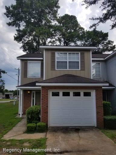 Main picture of 101 W Briar Dr
