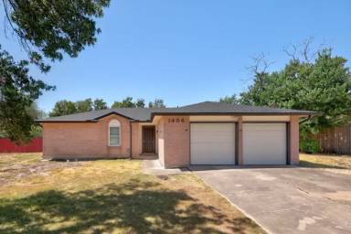 Main picture of 1404 Greenfield Dr