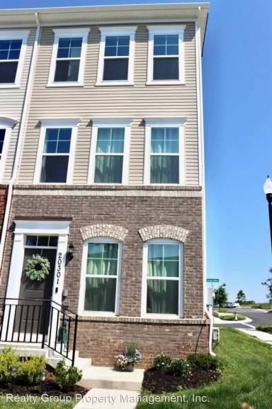 Main picture of 20301 Flying Boxcar Dr
