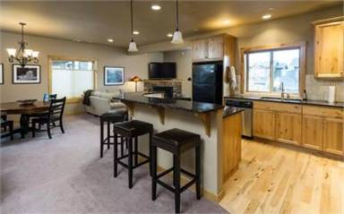 Main picture of 686 SW Otter Way