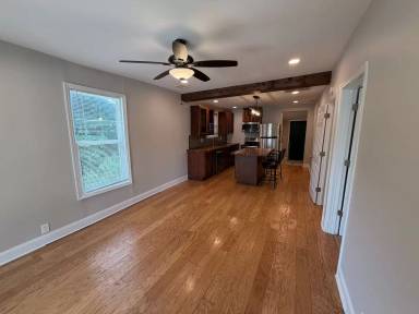 Main picture of 206 Olive St