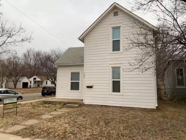 Main picture of 228 SW 3rd St