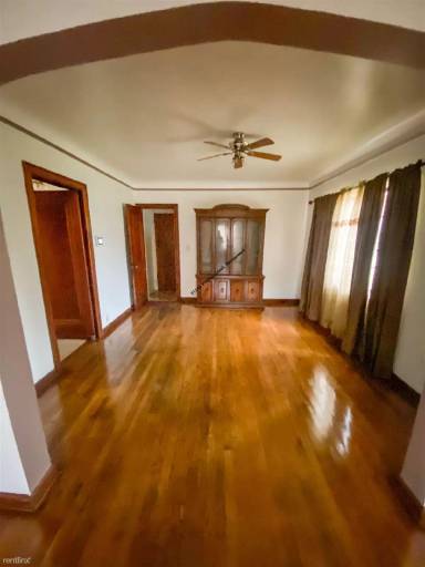 Main picture of 1213 Welch Blvd